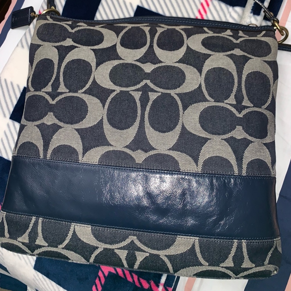 BEAUTIFUL VINTAGE DENIM COACH SHOULDER BAG!